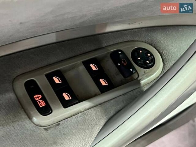 Черный Ситроен С5, объемом двигателя 2 л и пробегом 295 тыс. км за 7300 $, фото 11 на Automoto.ua