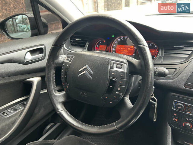 Чорний Сітроен С5, об'ємом двигуна 1.6 л та пробігом 228 тис. км за 6999 $, фото 21 на Automoto.ua