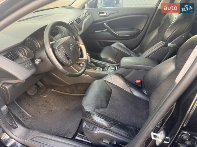 Сітроен С5 2009 у Одесі на Automoto.ua Чорний Сітроен С5, об'ємом двигуна 2 л та пробігом 241 тис. км за 6000 $, фото 9 на Automoto.ua