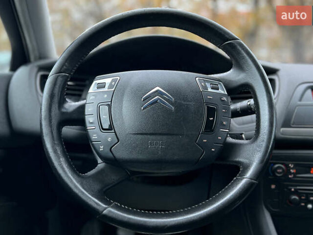 Черный Ситроен С5, объемом двигателя 1.6 л и пробегом 254 тыс. км за 5500 $, фото 7 на Automoto.ua