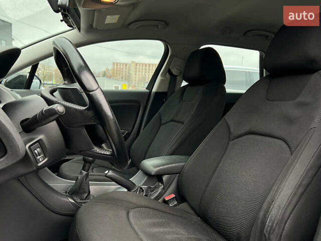 Черный Ситроен С5, объемом двигателя 1.6 л и пробегом 254 тыс. км за 5500 $, фото 6 на Automoto.ua