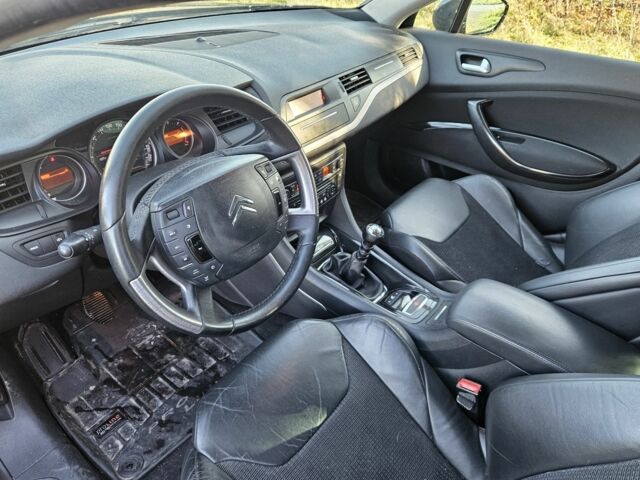 Черный Ситроен С5, объемом двигателя 2 л и пробегом 289 тыс. км за 2500 $, фото 12 на Automoto.ua