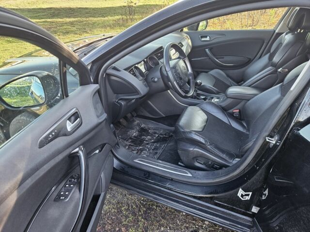 Черный Ситроен С5, объемом двигателя 2 л и пробегом 289 тыс. км за 2500 $, фото 10 на Automoto.ua