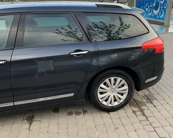 Чорний Сітроен С5, об'ємом двигуна 1.6 л та пробігом 264 тис. км за 5200 $, фото 4 на Automoto.ua