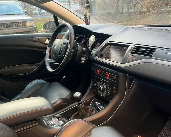 Черный Ситроен С5, объемом двигателя 1.6 л и пробегом 332 тыс. км за 5700 $, фото 16 на Automoto.ua