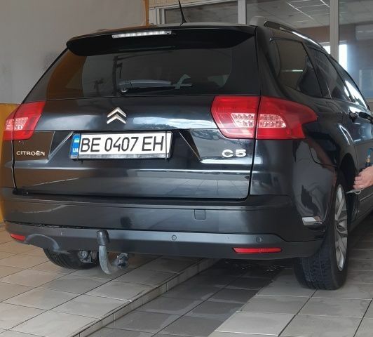 Черный Ситроен С5, объемом двигателя 2 л и пробегом 280 тыс. км за 285 $, фото 3 на Automoto.ua