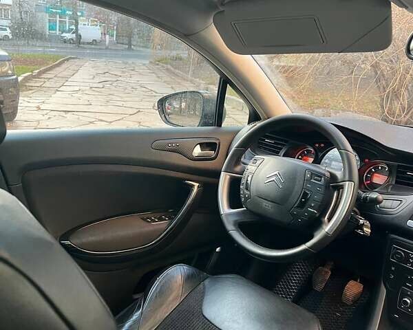 Черный Ситроен С5, объемом двигателя 1.6 л и пробегом 332 тыс. км за 5700 $, фото 21 на Automoto.ua