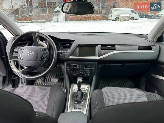 Черный Ситроен С5, объемом двигателя 1.6 л и пробегом 204 тыс. км за 5600 $, фото 22 на Automoto.ua