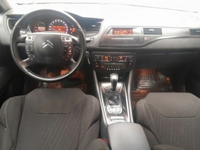 Черный Ситроен С5, объемом двигателя 2 л и пробегом 270 тыс. км за 3000 $, фото 7 на Automoto.ua