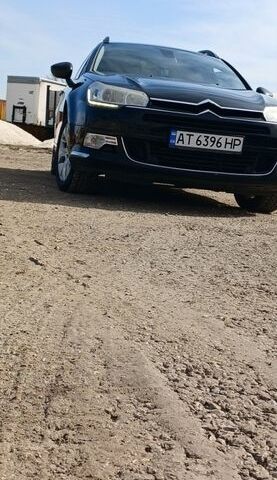 Черный Ситроен С5, объемом двигателя 2 л и пробегом 400 тыс. км за 6900 $, фото 6 на Automoto.ua