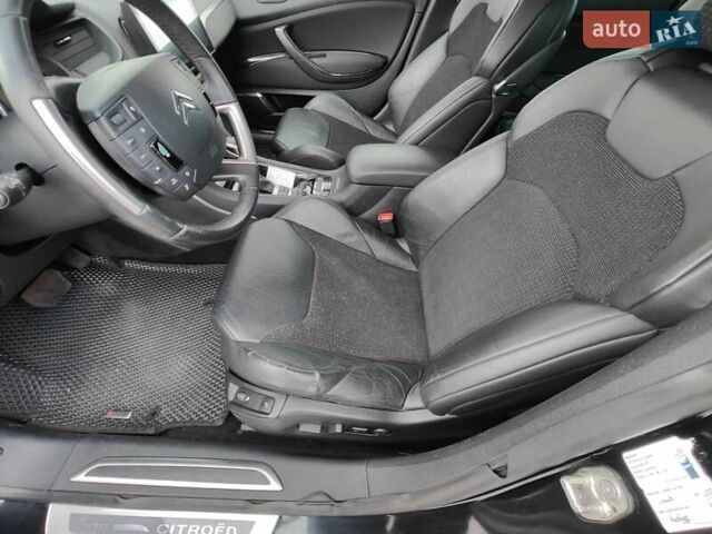 Чорний Сітроен С5, об'ємом двигуна 2.2 л та пробігом 280 тис. км за 10000 $, фото 29 на Automoto.ua