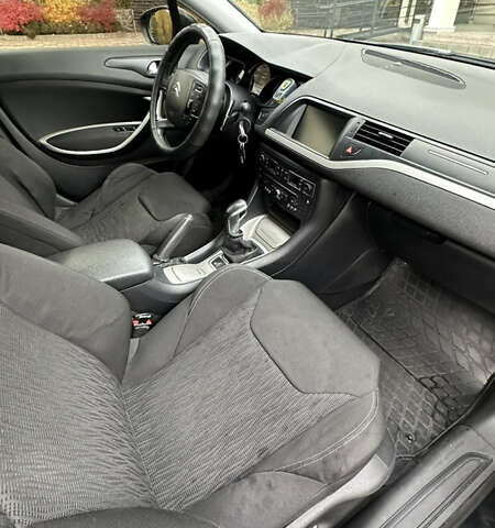 Чорний Сітроен С5, об'ємом двигуна 1.56 л та пробігом 332 тис. км за 7300 $, фото 15 на Automoto.ua