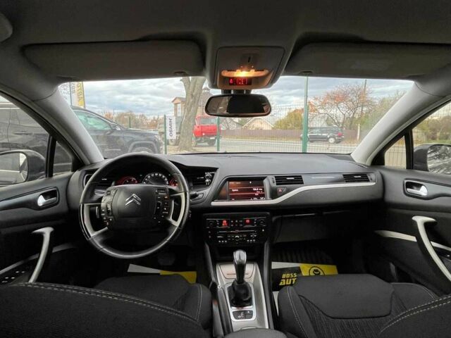 Чорний Сітроен С5, об'ємом двигуна 1.6 л та пробігом 234 тис. км за 7400 $, фото 7 на Automoto.ua