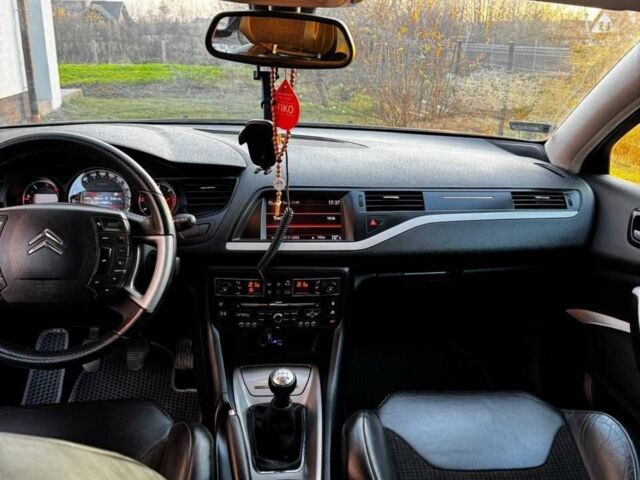 Черный Ситроен С5, объемом двигателя 1.6 л и пробегом 248 тыс. км за 7200 $, фото 15 на Automoto.ua