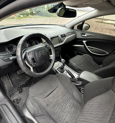 Чорний Сітроен С5, об'ємом двигуна 1.56 л та пробігом 332 тис. км за 7300 $, фото 9 на Automoto.ua