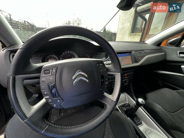 Чорний Сітроен С5, об'ємом двигуна 2 л та пробігом 233 тис. км за 8700 $, фото 6 на Automoto.ua