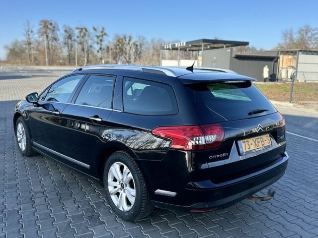 Черный Ситроен С5, объемом двигателя 1.6 л и пробегом 230 тыс. км за 3350 $, фото 4 на Automoto.ua