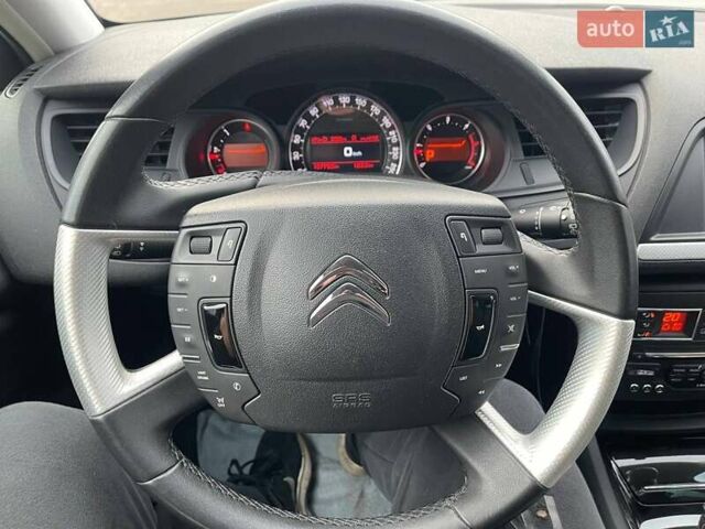 Черный Ситроен С5, объемом двигателя 2.18 л и пробегом 188 тыс. км за 11500 $, фото 16 на Automoto.ua