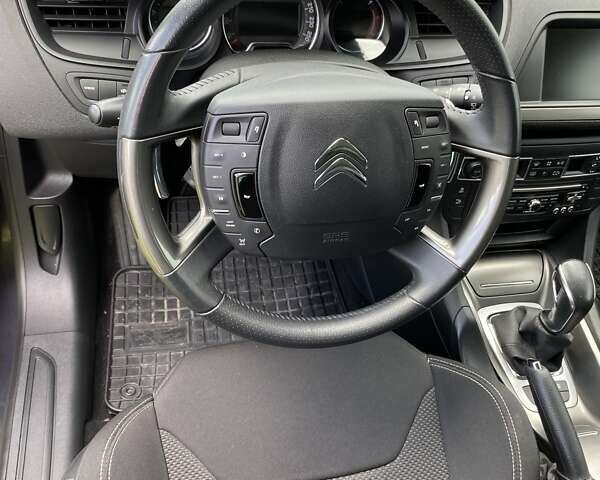 Черный Ситроен С5, объемом двигателя 1.6 л и пробегом 201 тыс. км за 8700 $, фото 11 на Automoto.ua