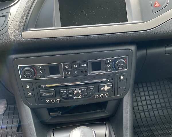 Черный Ситроен С5, объемом двигателя 1.6 л и пробегом 201 тыс. км за 8700 $, фото 13 на Automoto.ua