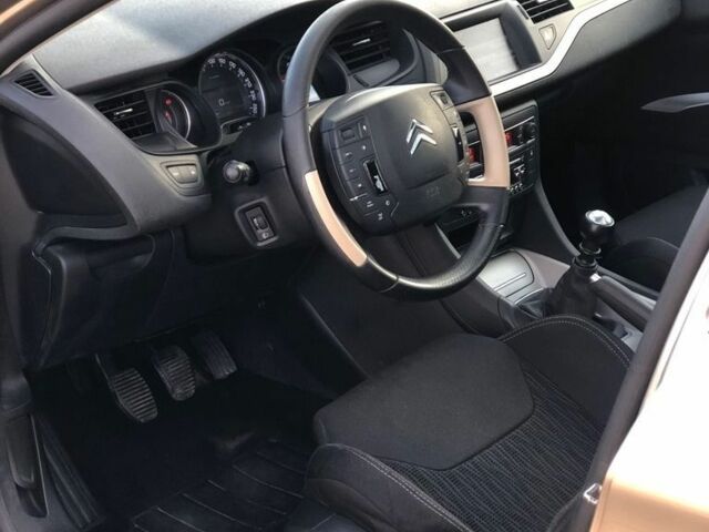 Коричневый Ситроен С5, объемом двигателя 2 л и пробегом 231 тыс. км за 6100 $, фото 13 на Automoto.ua