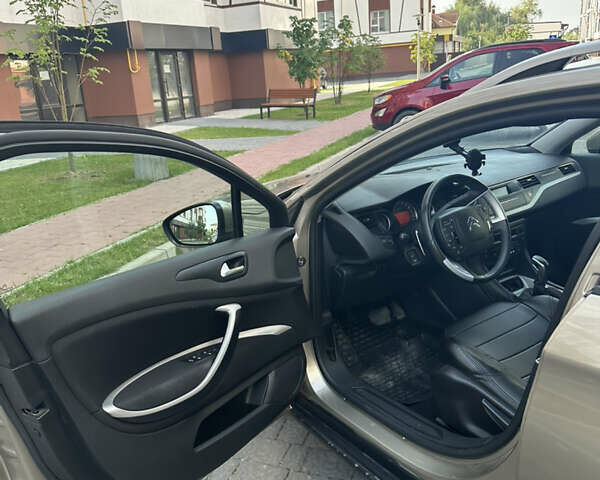 Коричневий Сітроен С5, об'ємом двигуна 1.56 л та пробігом 222 тис. км за 8500 $, фото 11 на Automoto.ua