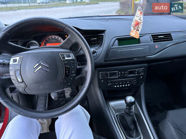 Красный Ситроен С5, объемом двигателя 2 л и пробегом 250 тыс. км за 6300 $, фото 3 на Automoto.ua