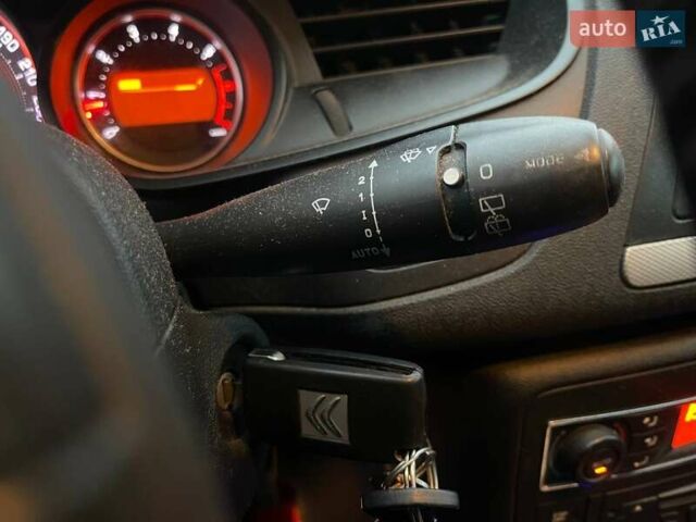 Червоний Сітроен С5, об'ємом двигуна 2 л та пробігом 300 тис. км за 4990 $, фото 19 на Automoto.ua