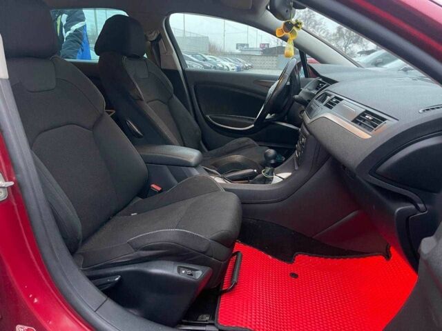 Красный Ситроен С5, объемом двигателя 2 л и пробегом 300 тыс. км за 4990 $, фото 11 на Automoto.ua