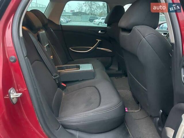 Красный Ситроен С5, объемом двигателя 2 л и пробегом 300 тыс. км за 5990 $, фото 10 на Automoto.ua