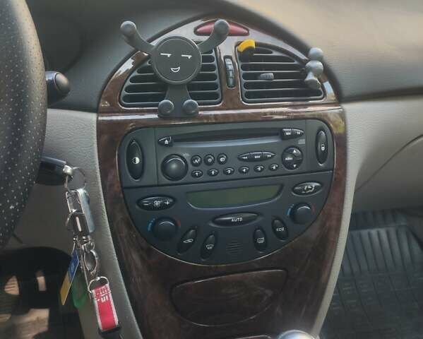 Ситроен С5, объемом двигателя 2 л и пробегом 317 тыс. км за 3800 $, фото 12 на Automoto.ua
