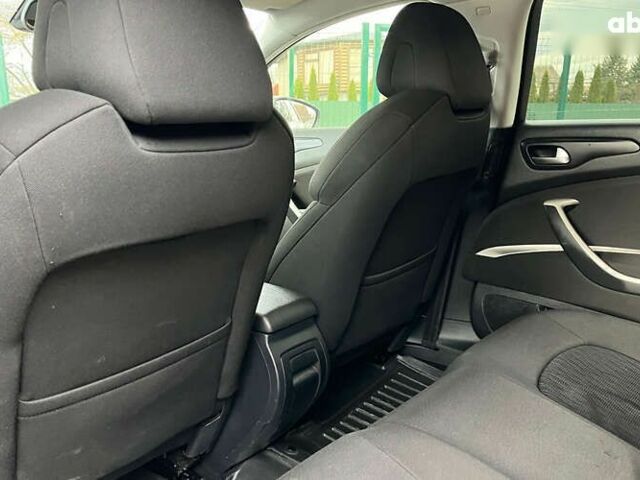 Сітроен С5, об'ємом двигуна 1.6 л та пробігом 234 тис. км за 7400 $, фото 19 на Automoto.ua