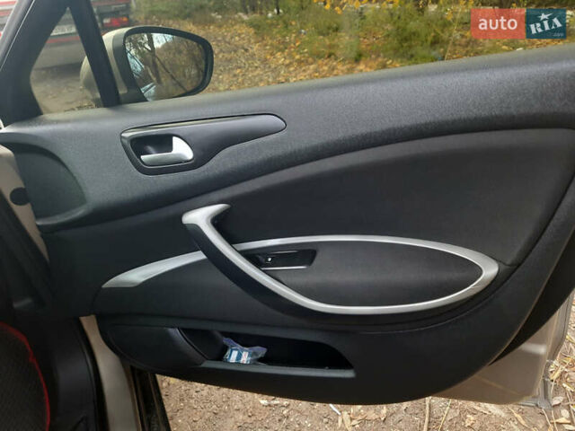 Ситроен С5, объемом двигателя 1.6 л и пробегом 270 тыс. км за 8200 $, фото 4 на Automoto.ua