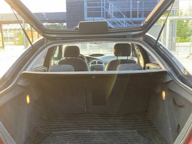 Серый Ситроен С5, объемом двигателя 2 л и пробегом 370 тыс. км за 3400 $, фото 15 на Automoto.ua