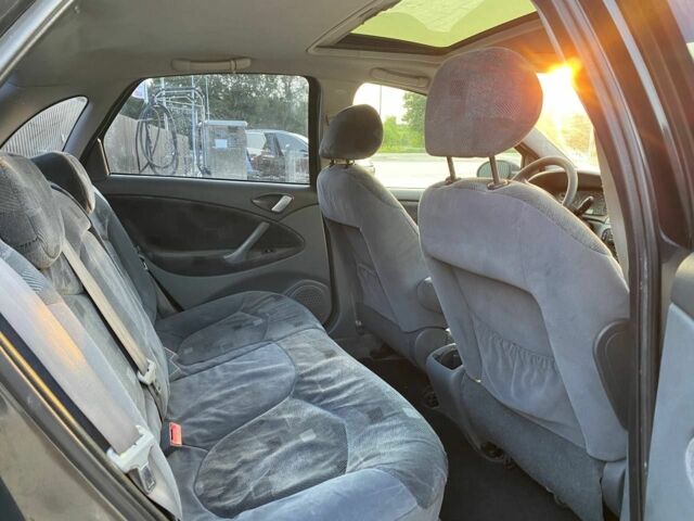 Серый Ситроен С5, объемом двигателя 2 л и пробегом 370 тыс. км за 3400 $, фото 18 на Automoto.ua