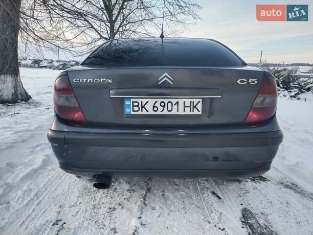 Сірий Сітроен С5, об'ємом двигуна 2 л та пробігом 415 тис. км за 2000 $, фото 7 на Automoto.ua