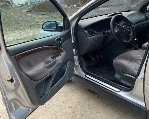 Серый Ситроен С5, объемом двигателя 2 л и пробегом 475 тыс. км за 2800 $, фото 10 на Automoto.ua