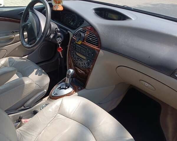 Ситроен С5 2002 в Ужгороде на Automoto.ua Серый Ситроен С5, объемом двигателя 2.2 л и пробегом 242 тыс. км за 4000 $, фото 9 на Automoto.ua