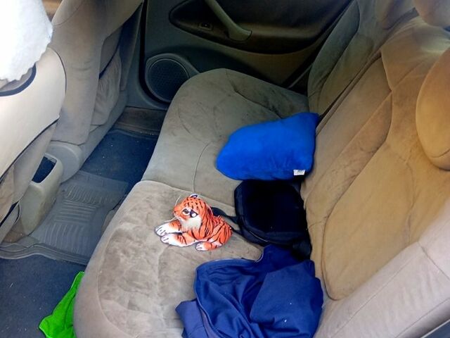 Сірий Сітроен С5, об'ємом двигуна 2 л та пробігом 320 тис. км за 2500 $, фото 3 на Automoto.ua