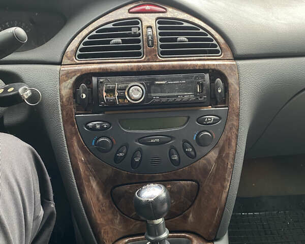 Серый Ситроен С5, объемом двигателя 2 л и пробегом 475 тыс. км за 2800 $, фото 13 на Automoto.ua