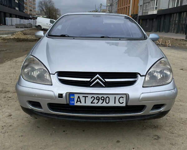Серый Ситроен С5, объемом двигателя 2 л и пробегом 475 тыс. км за 2800 $, фото 1 на Automoto.ua