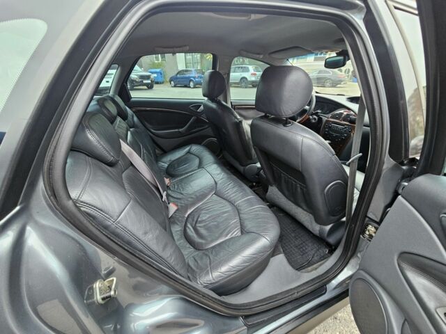 Серый Ситроен С5, объемом двигателя 2 л и пробегом 237 тыс. км за 2999 $, фото 7 на Automoto.ua