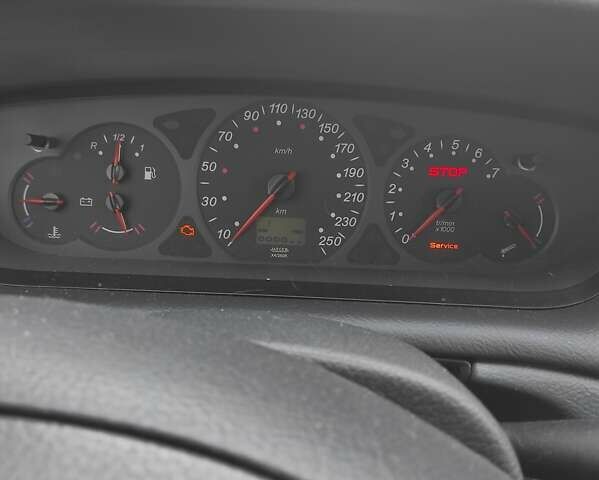 Сірий Сітроен С5, об'ємом двигуна 2 л та пробігом 256 тис. км за 3100 $, фото 4 на Automoto.ua