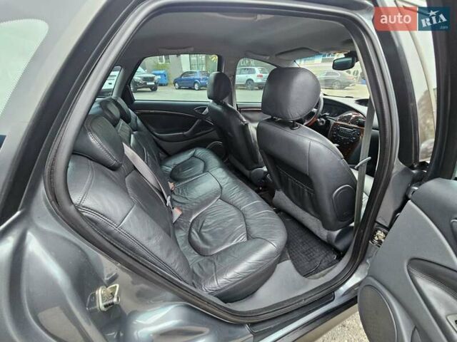 Серый Ситроен С5, объемом двигателя 2 л и пробегом 237 тыс. км за 2999 $, фото 11 на Automoto.ua