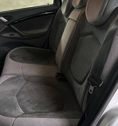 Серый Ситроен С5, объемом двигателя 2 л и пробегом 186 тыс. км за 5500 $, фото 12 на Automoto.ua