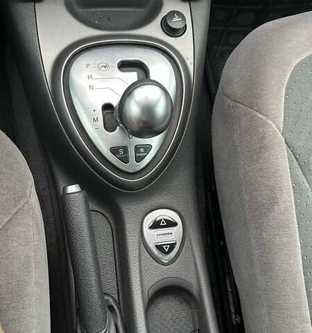 Серый Ситроен С5, объемом двигателя 2 л и пробегом 186 тыс. км за 5500 $, фото 19 на Automoto.ua