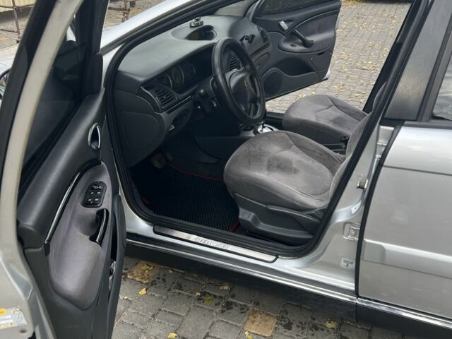 Сірий Сітроен С5, об'ємом двигуна 2 л та пробігом 326 тис. км за 3950 $, фото 8 на Automoto.ua