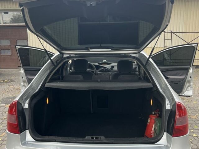 Сірий Сітроен С5, об'ємом двигуна 2 л та пробігом 326 тис. км за 3950 $, фото 13 на Automoto.ua