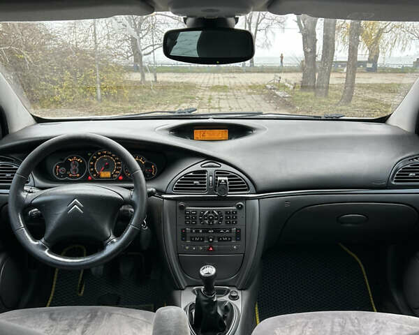 Серый Ситроен С5, объемом двигателя 2 л и пробегом 214 тыс. км за 3500 $, фото 19 на Automoto.ua