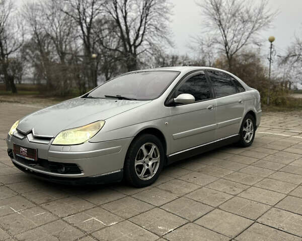 Серый Ситроен С5, объемом двигателя 2 л и пробегом 214 тыс. км за 3500 $, фото 3 на Automoto.ua